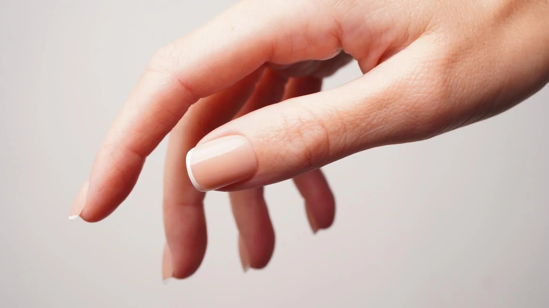 Old Money Aesthetic: Unghie che emanano un lusso pacato