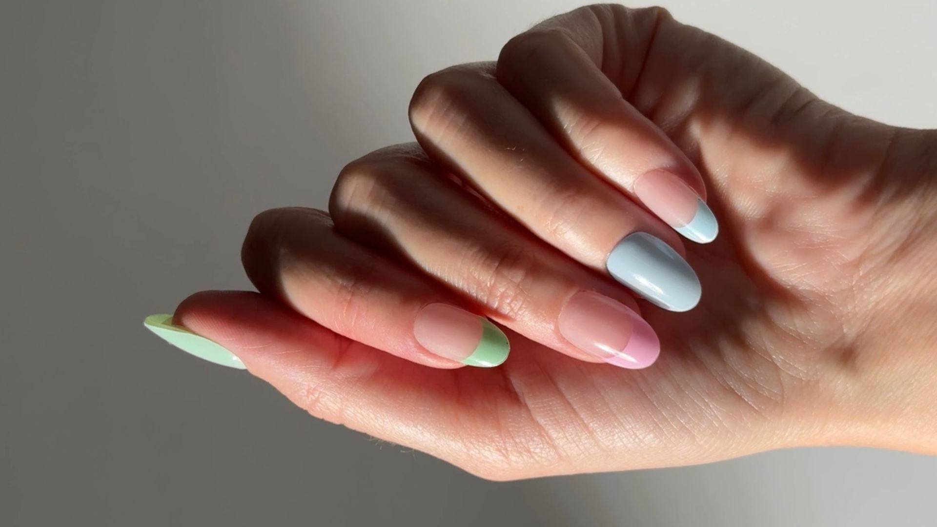 Mix & Match con le Strisce in Gel: le tue unghie, il tuo stile