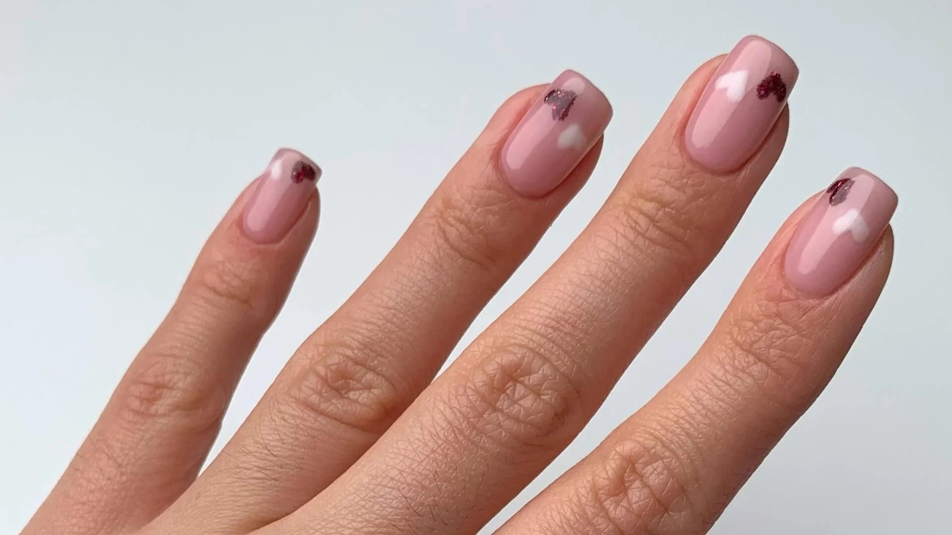 L'amore è nell'aria: incantevoli disegni per unghie per San Valentino