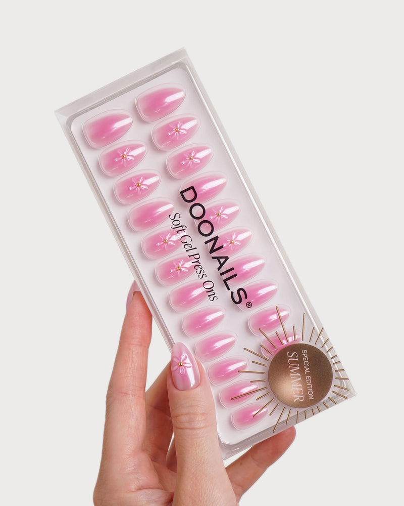 Glazed Pink Lotus Corte Mandorla Press Ons in Soft Gel