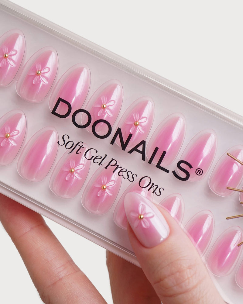 Glazed Pink Lotus Corte Mandorla Press Ons in Soft Gel
