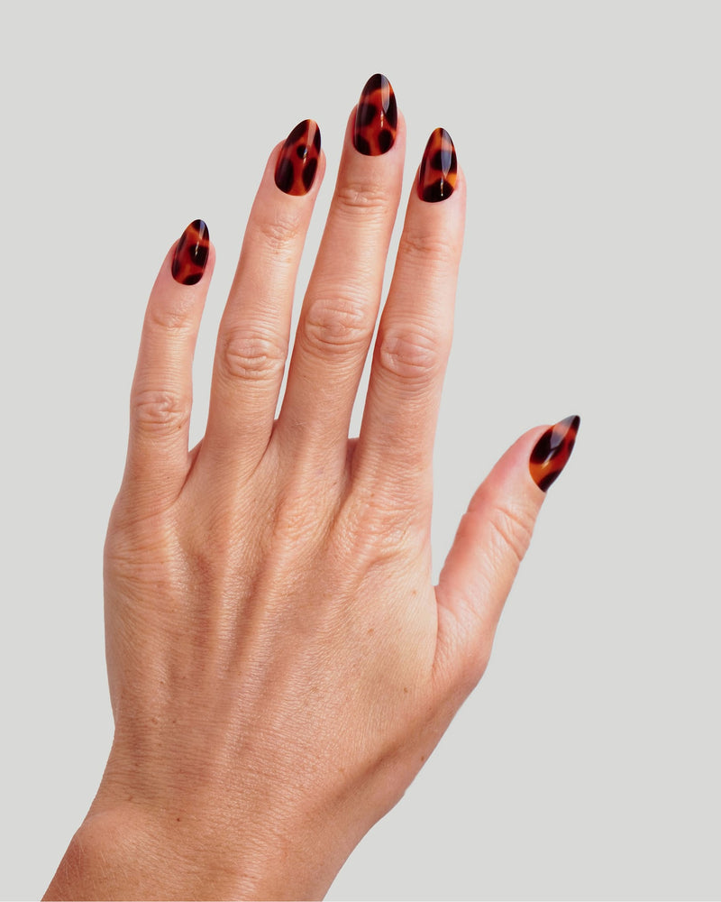 Wild Heart Corte Mandorla Press Ons in Soft Gel