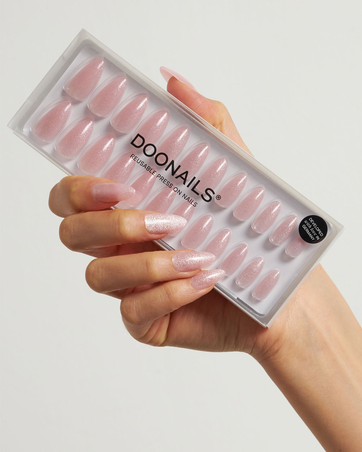 Press Ons in Soft Gel Rose Cat Eye Mandorla Medie - Doonails Italy