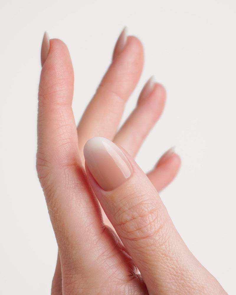 Babyboomer Corte Rotonde Press Ons in Soft Gel