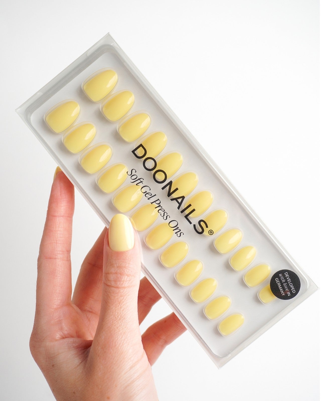 Press Ons in Soft Gel Lemon Sorbet Rotonde Corte - Doonails Italy