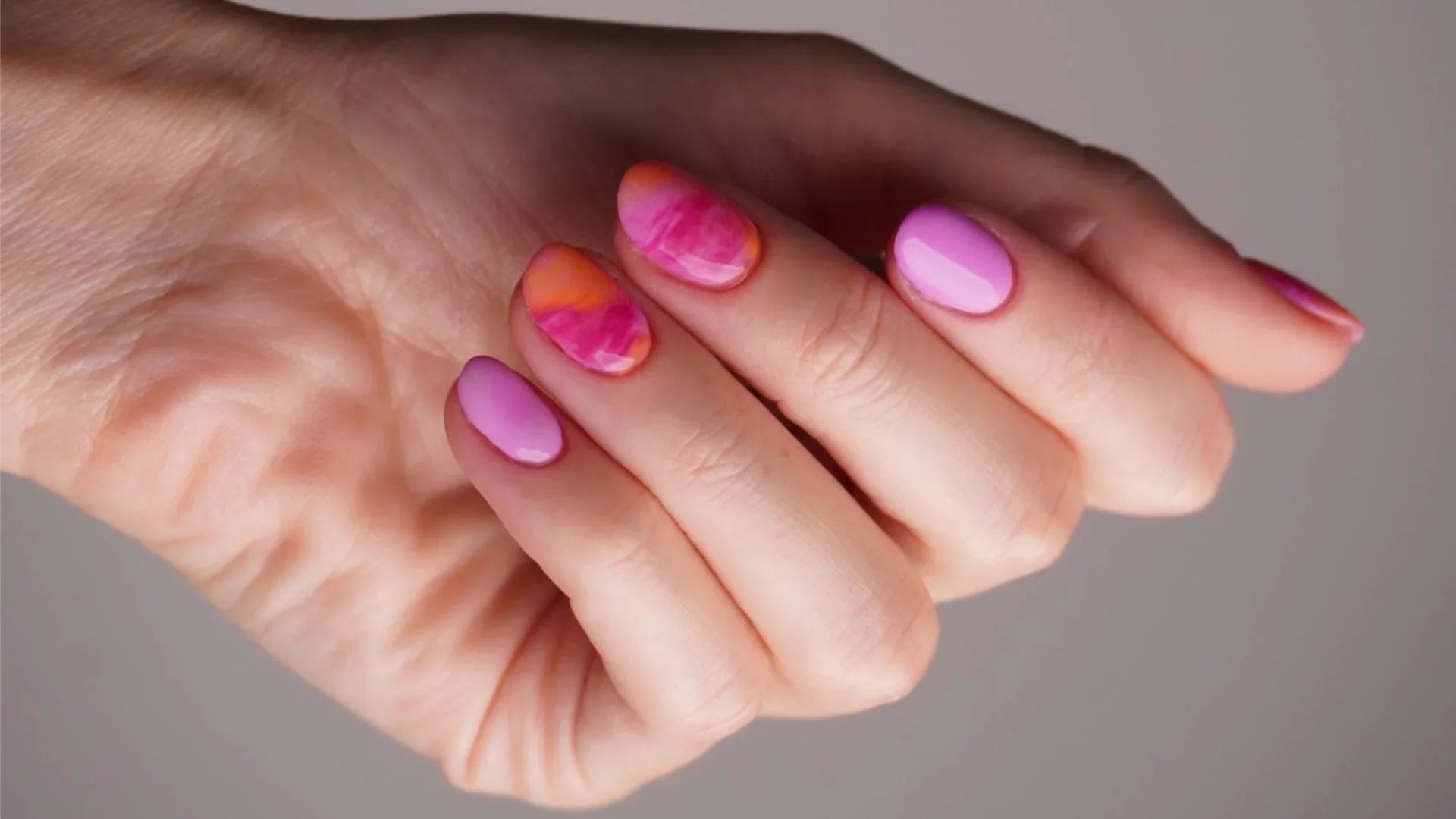 Zodiac Nails: Disegni di unghie per i segni zodiacali estivi