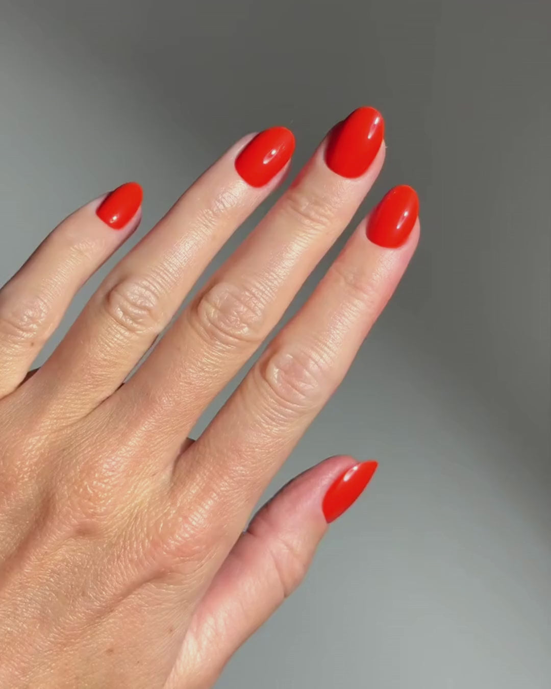 Dolve Vita Corte Rotonde Press Ons in Soft Gel