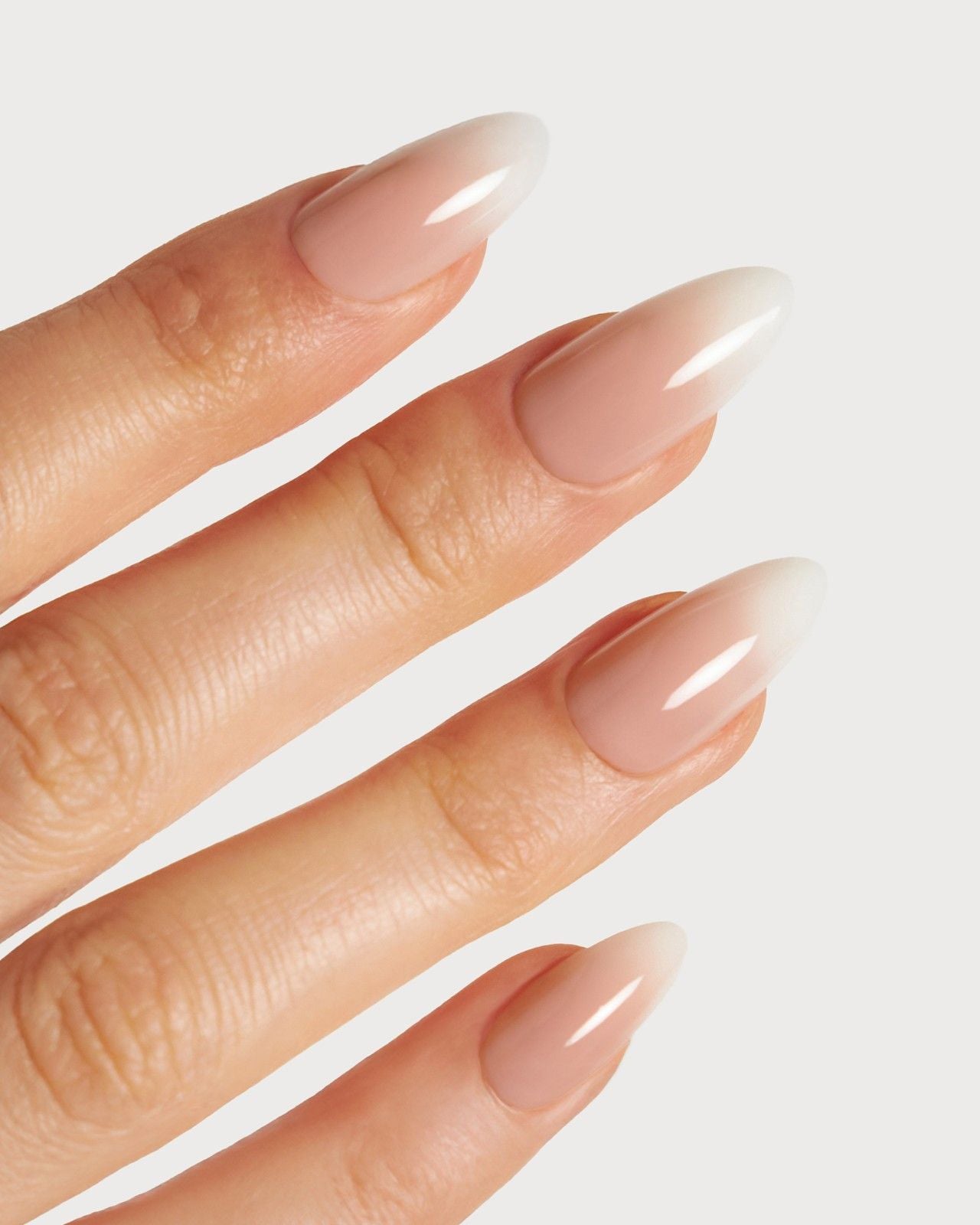 Babyboomer Medie Mandorla Press Ons in Soft Gel