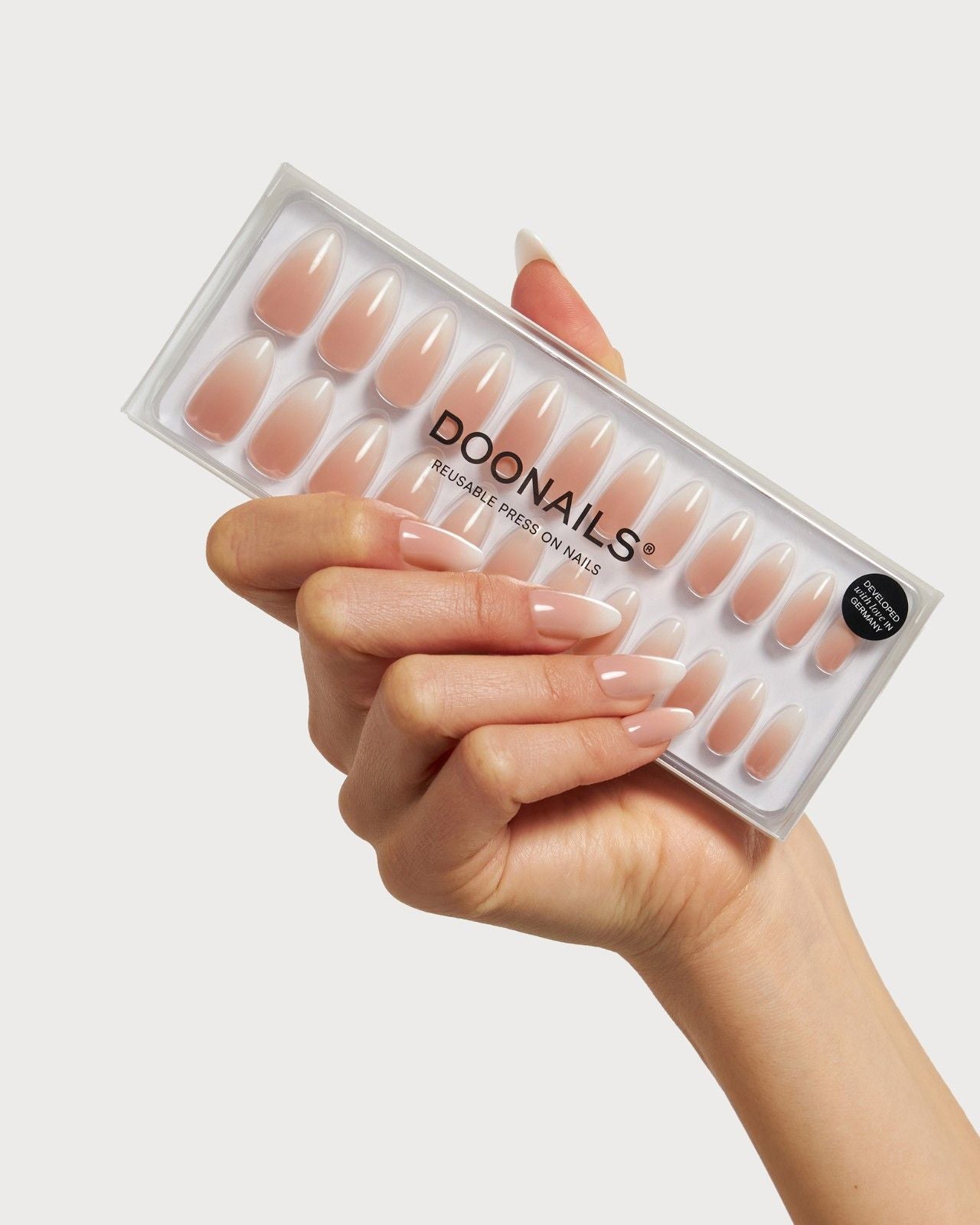 Babyboomer Medie Mandorla Press Ons in Soft Gel