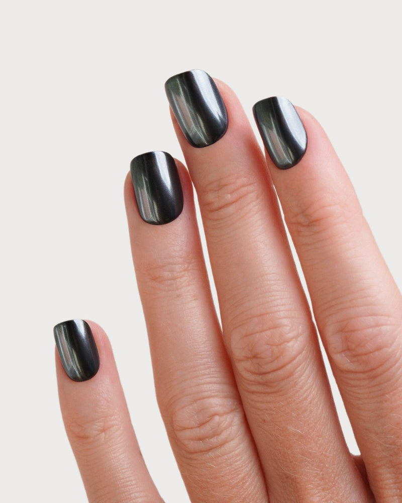 Black Pearl Extra Corte Quadrate Press Ons in Soft Gel