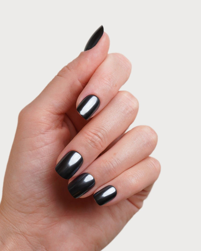 Black Pearl Extra Corte Quadrate Press Ons in Soft Gel