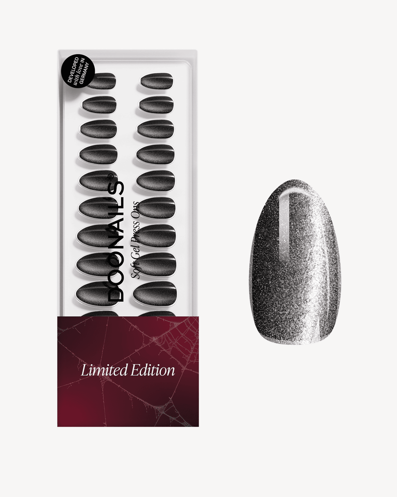 Edizione Limitata Black Cat Eye Corte Mandorla Press Ons in Soft Gel