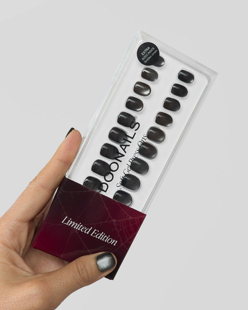 Edizione Limitata Black Cat Eye Ultra Short Quadrate Press Ons in Soft Gel