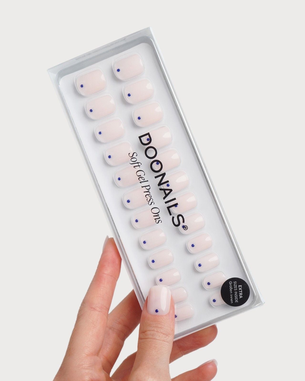 Blue Dots Extra Corte Quadrate Press Ons in Soft Gel