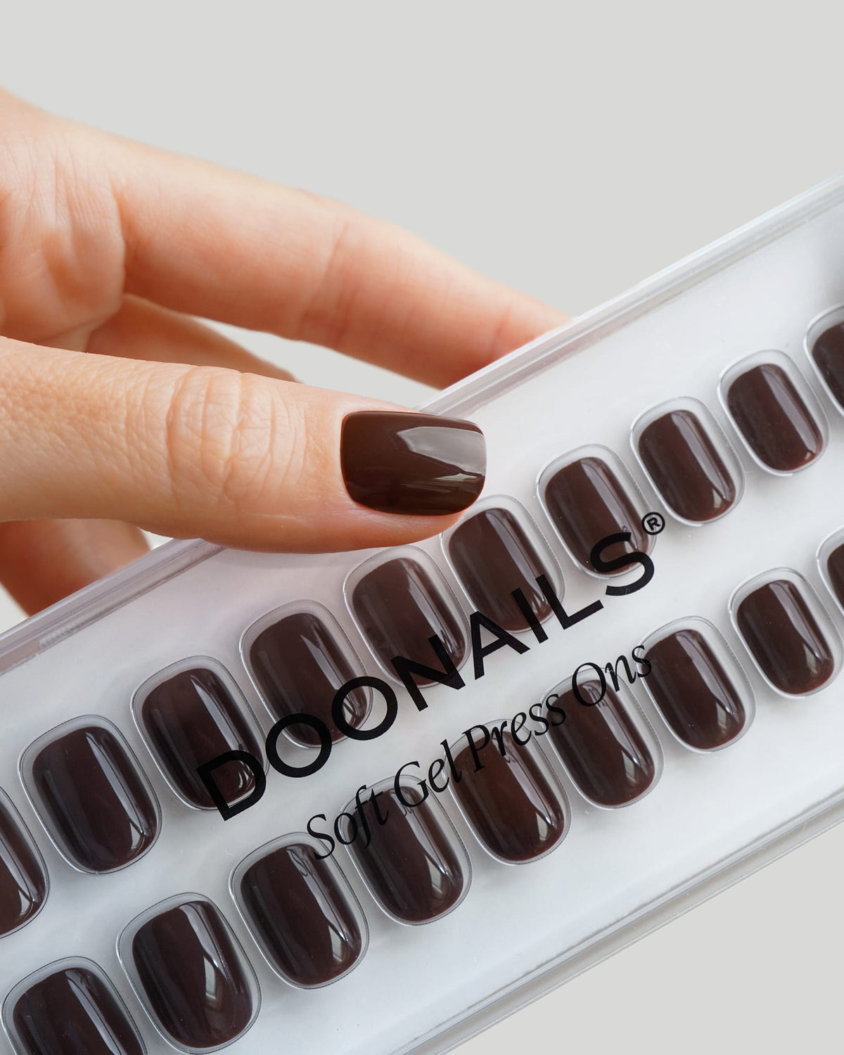 Cafe Noir Extra Corte Quadrate Press Ons in Soft Gel