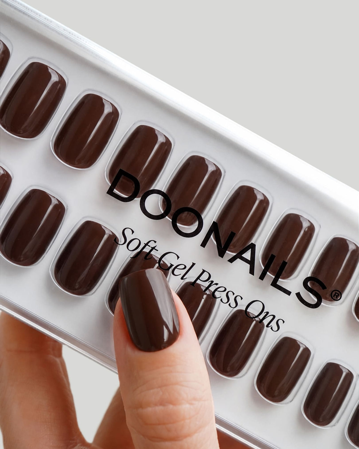 Cafe Noir Corte Quadrate Press Ons in Soft Gel