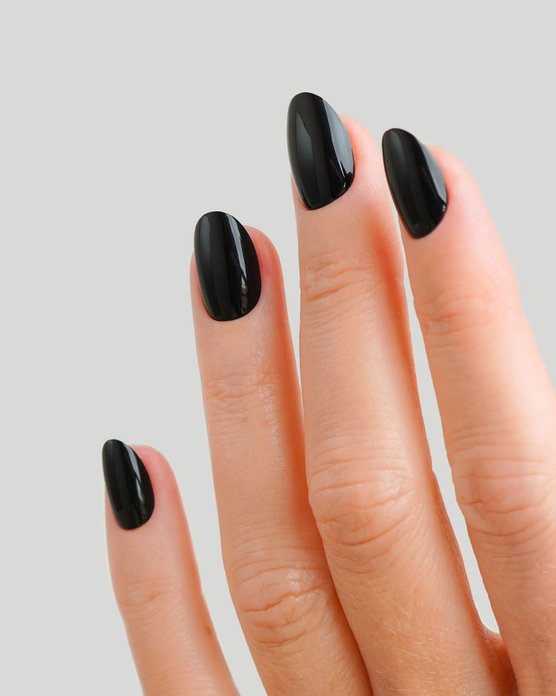 Dark Dream Corte Rotonde Press Ons in Soft Gel