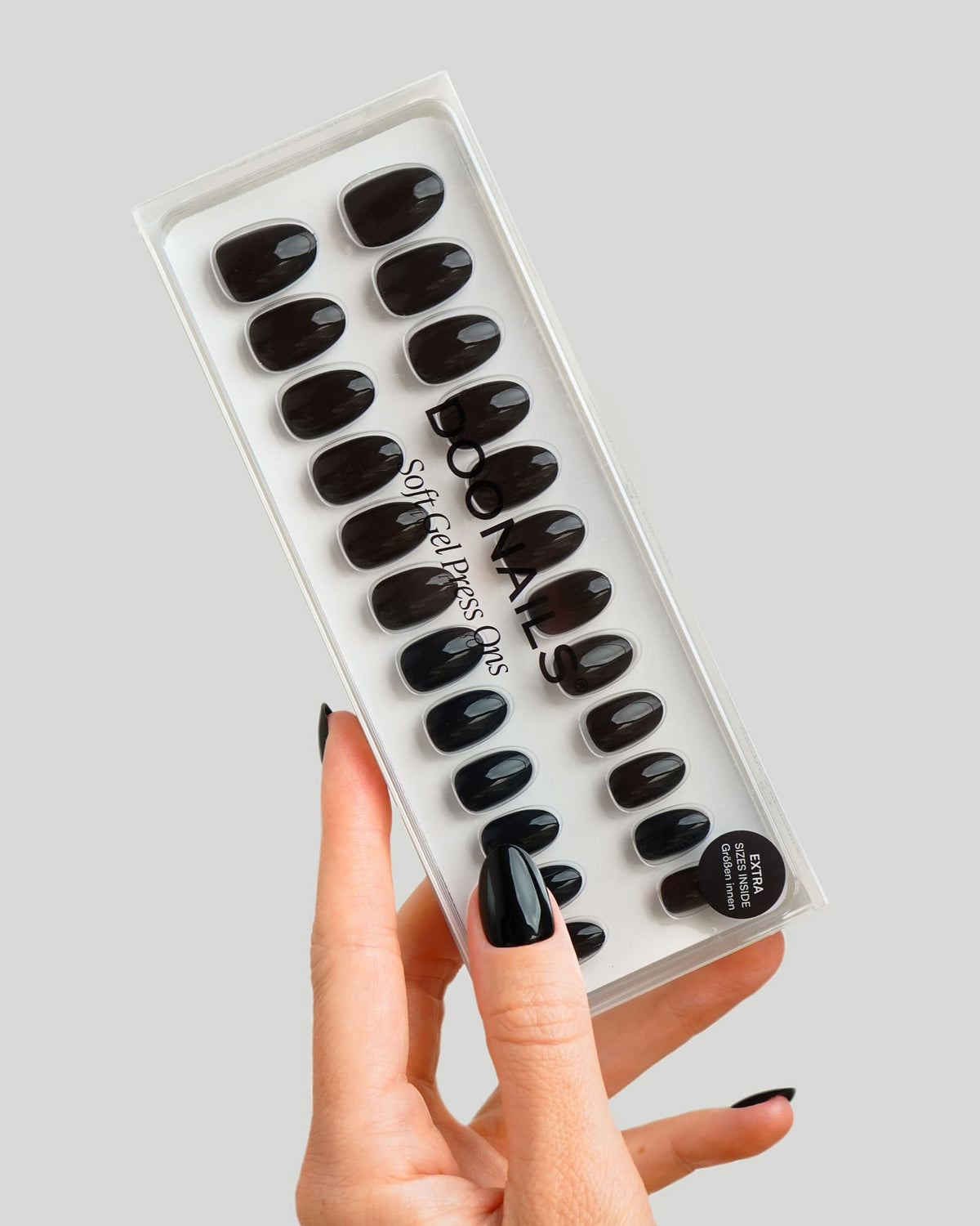 Dark Dream Corte Rotonde Press Ons in Soft Gel