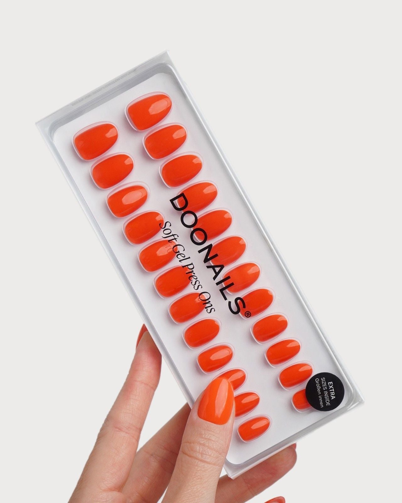 Dolve Vita Corte Rotonde Press Ons in Soft Gel