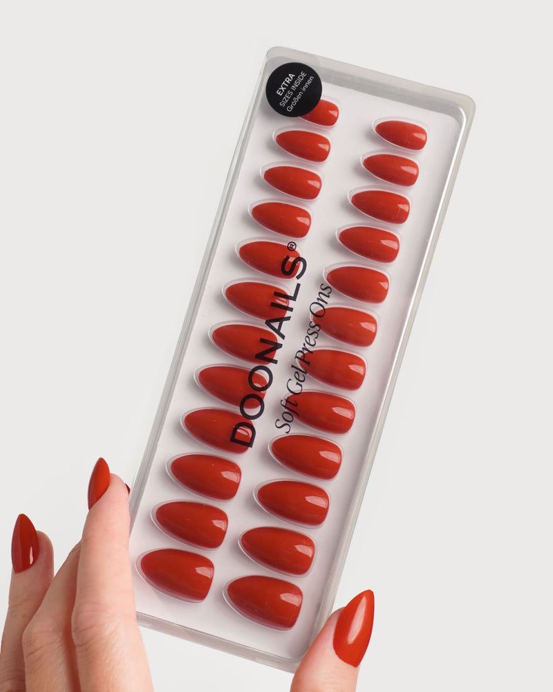 Press Ons in Soft Gel Fire Place Mandorla Corte - Doonails Italy
