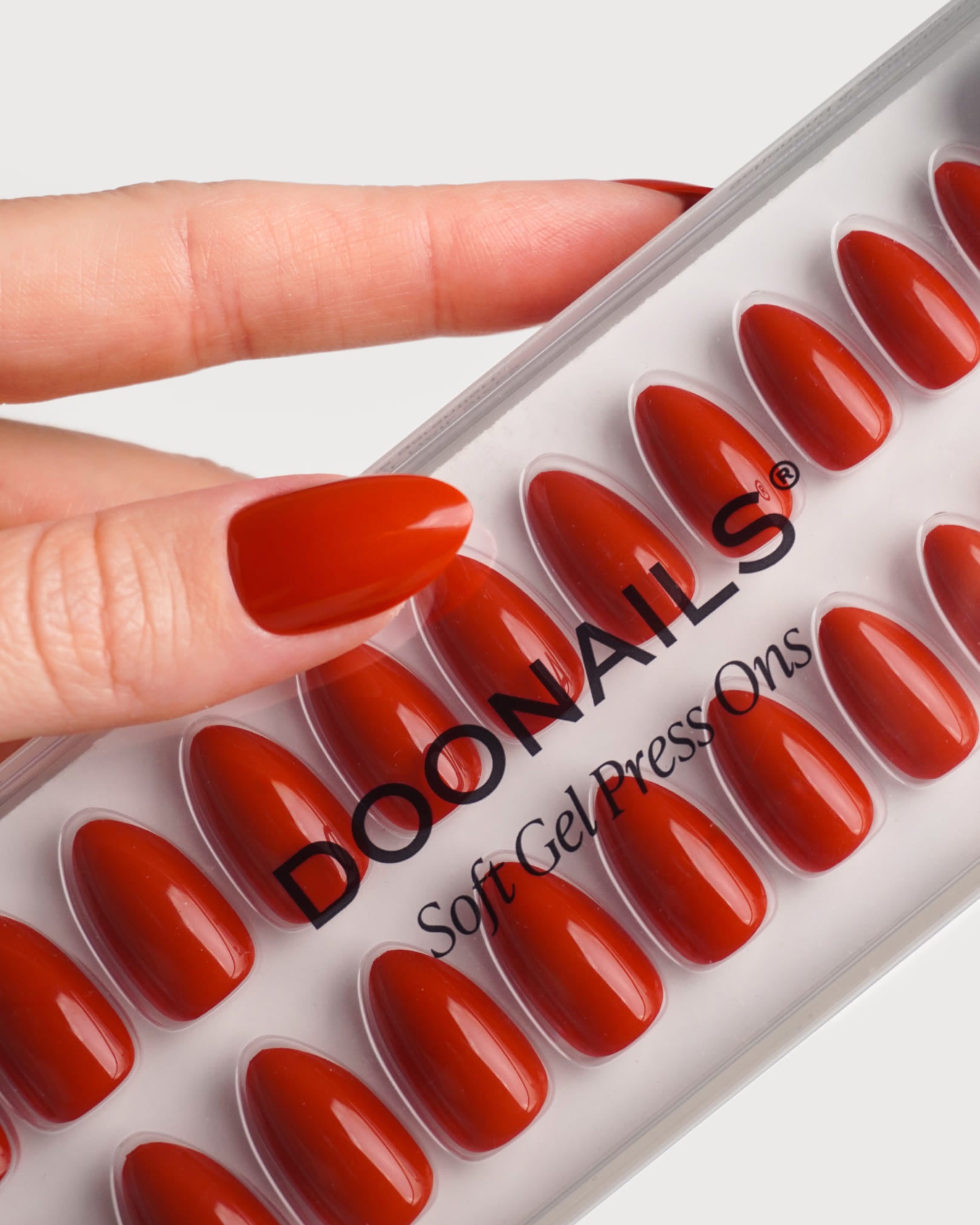 Press Ons in Soft Gel Fire Place Mandorla Corte - Doonails Italy