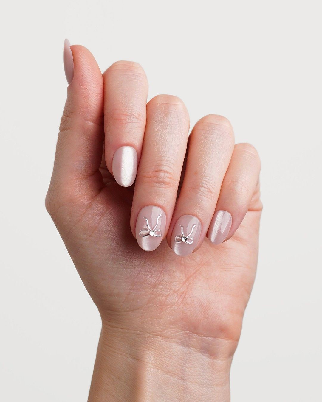 First Date Corte Rotonde Press Ons in Soft Gel