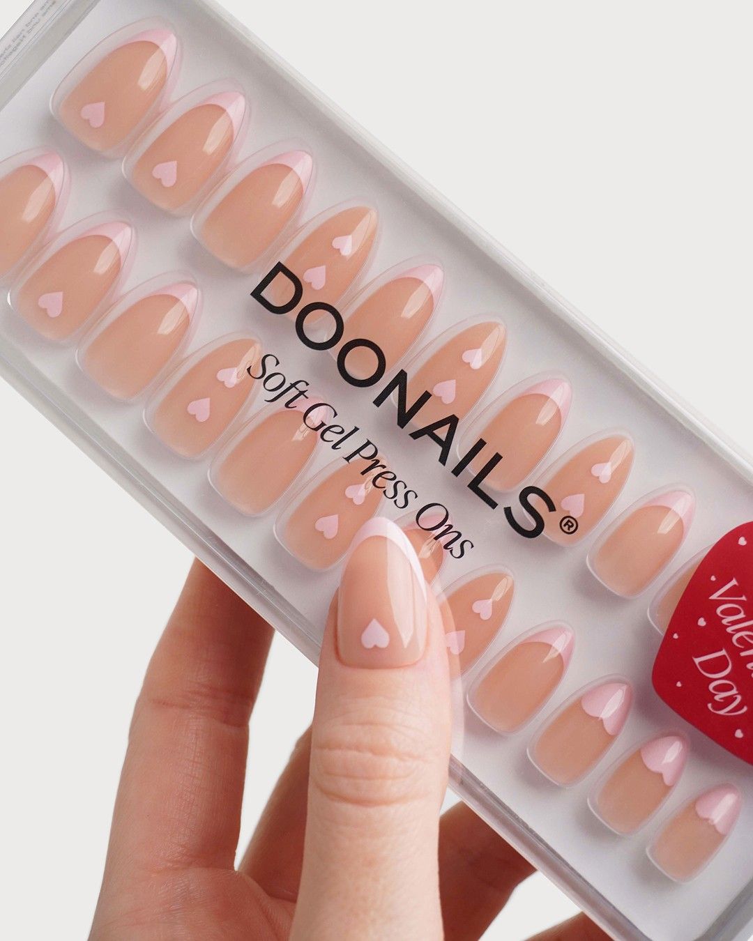 Flirty French Corte Mandorla Press Ons in Soft Gel