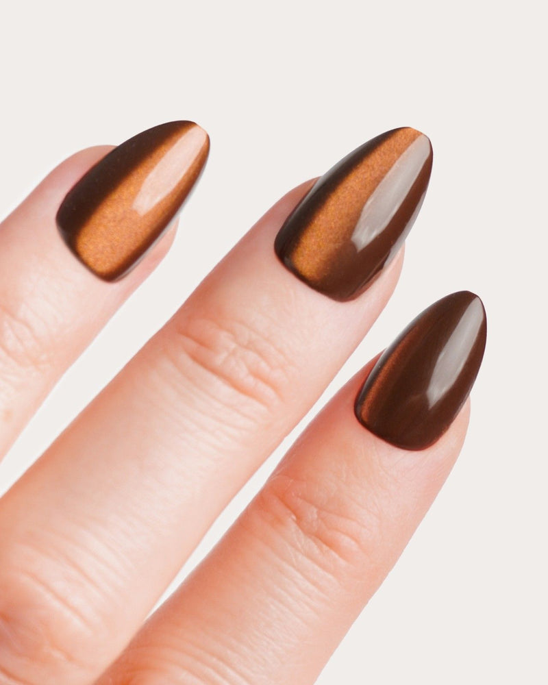 Glass Brown Cat Eye Corte Mandorla Press Ons in Soft Gel