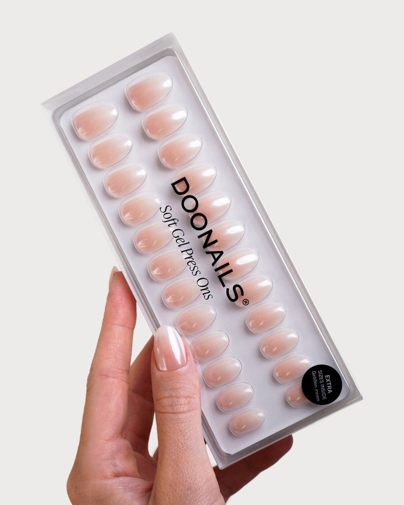 Glazed Babyboomer Corte Rotonde Press Ons in Soft Gel