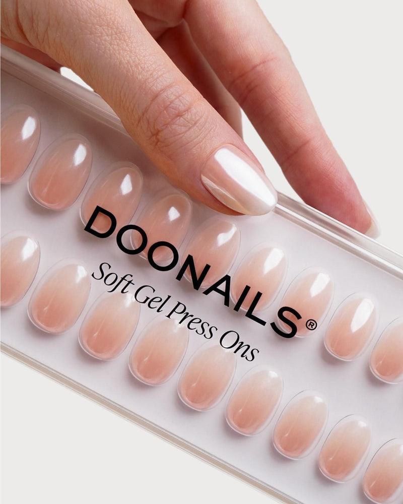 Glazed Babyboomer Corte Rotonde Press Ons in Soft Gel