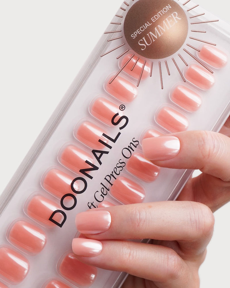 Glazed Peach Extra Corte Quadrate Press Ons in Soft Gel