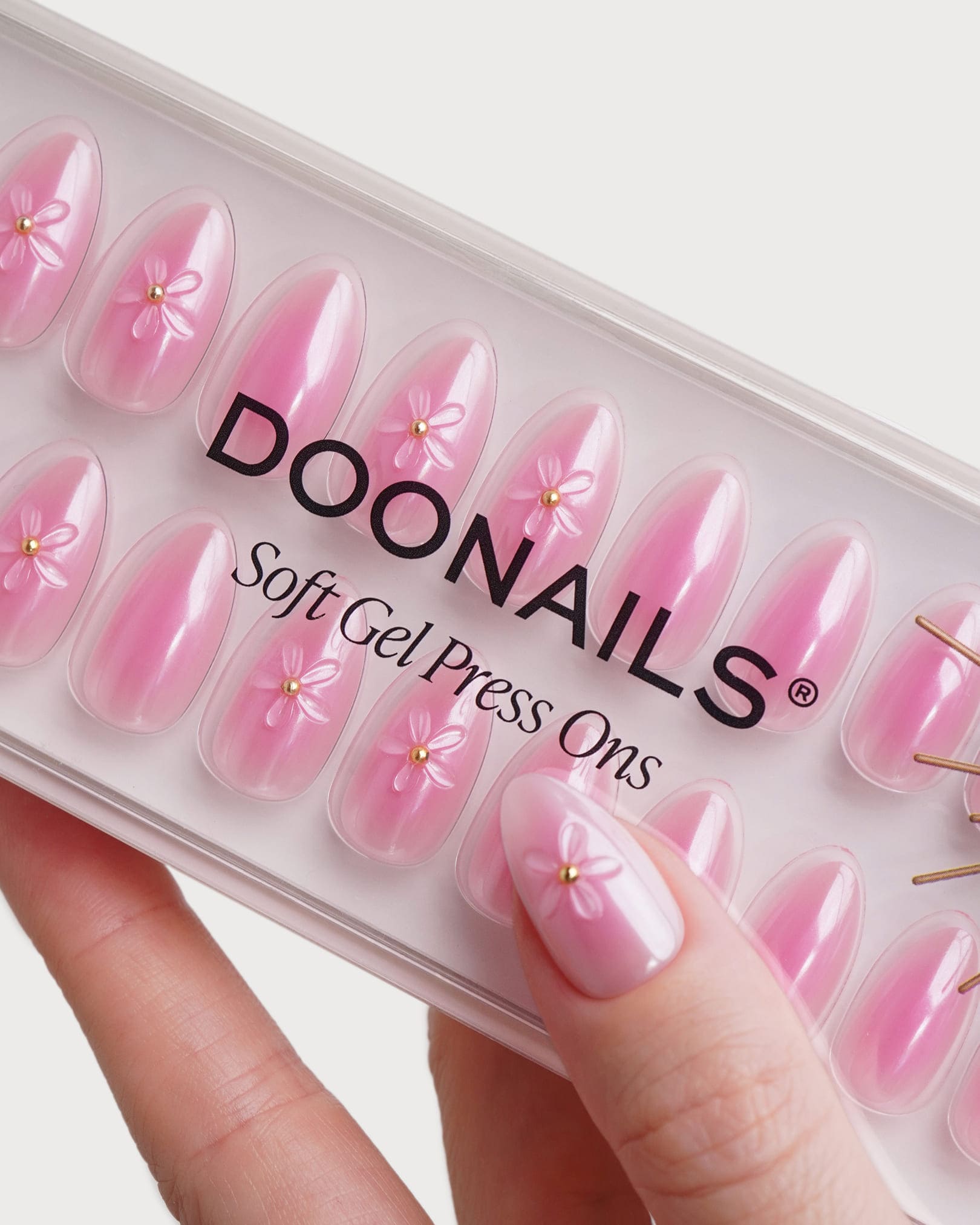 Glazed Pink Lotus Corte Mandorla Press Ons in Soft Gel