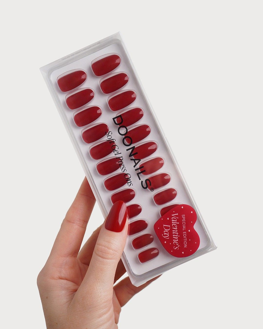 Heartbreaker Medie Rotonde Press Ons in Soft Gel