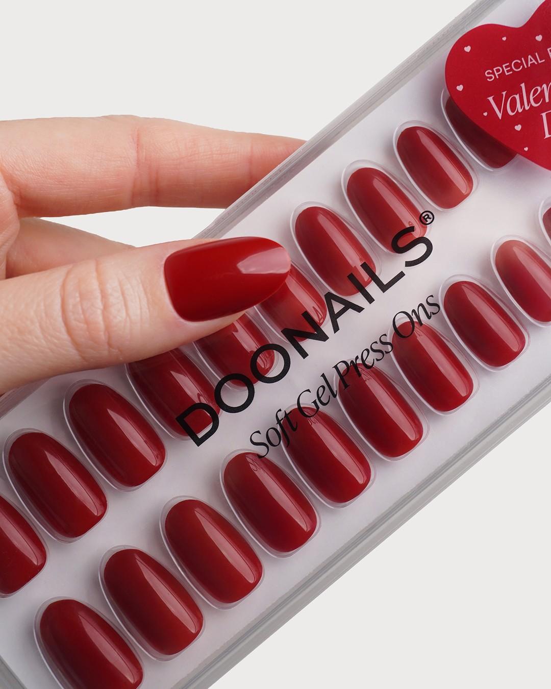 Heartbreaker Medie Rotonde Press Ons in Soft Gel