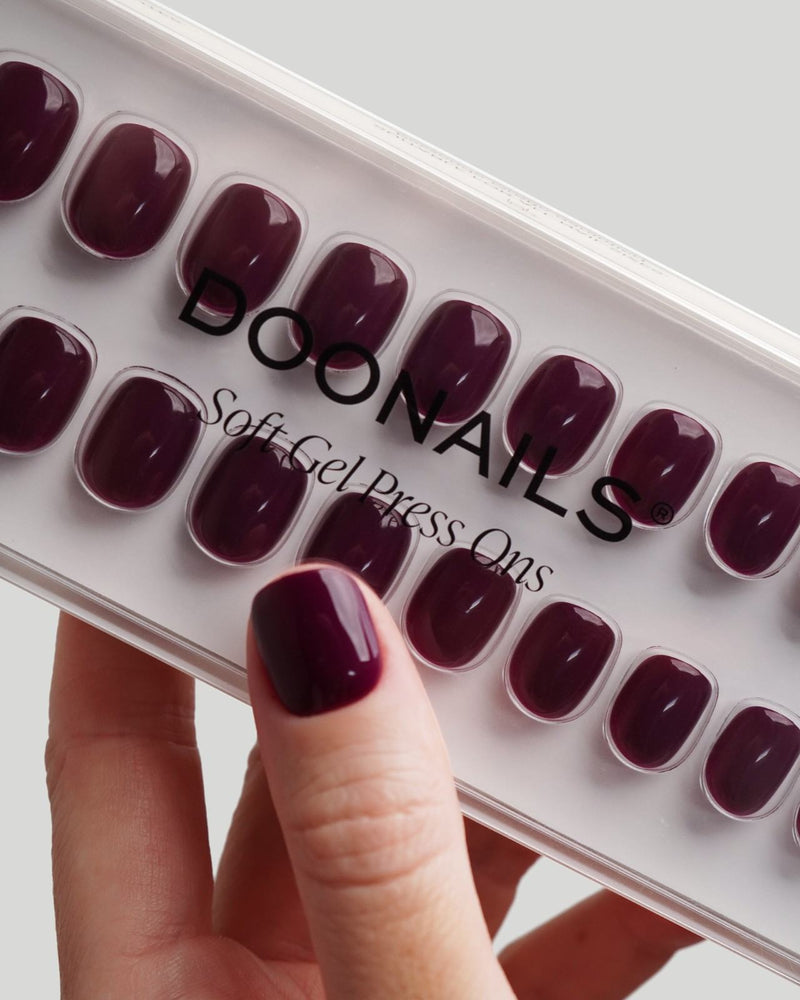Into You Ultra Corte Quadrate Press Ons in Soft Gel