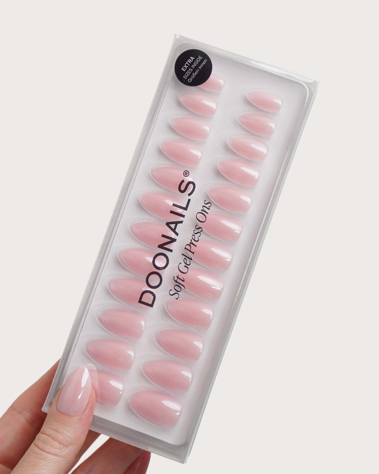 Jetset Corte Mandorla Press Ons in Soft Gel
