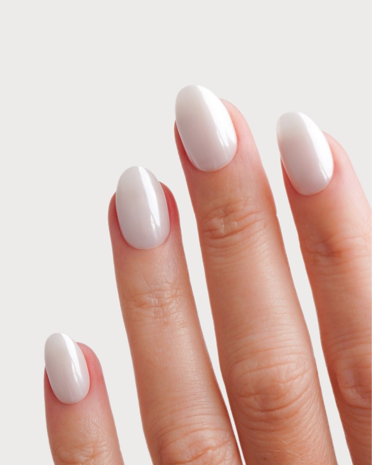 Edizione Limitata Glazed Pearl Corte Rotonde Press Ons in Soft Gel