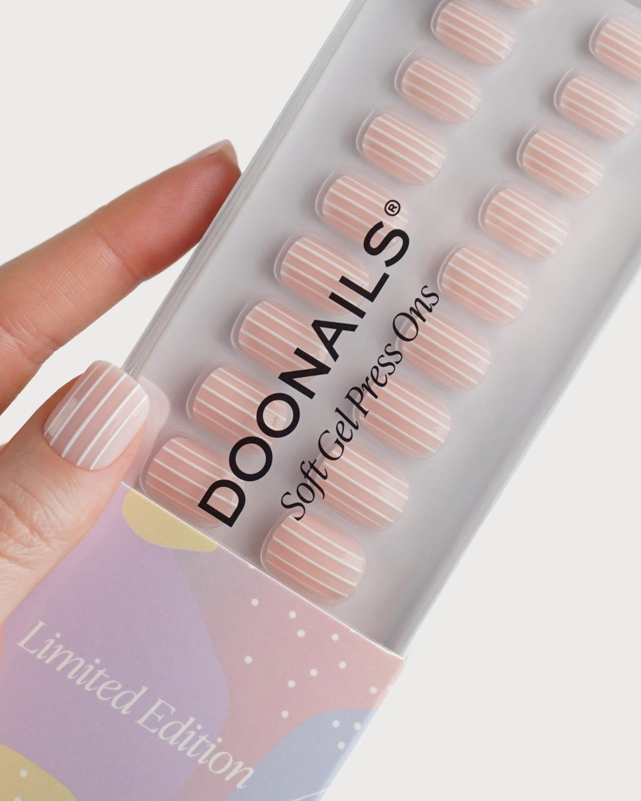 Edizione Limitata Strawberry Stripes Extra Corte Quadrate Press Ons in Soft Gel