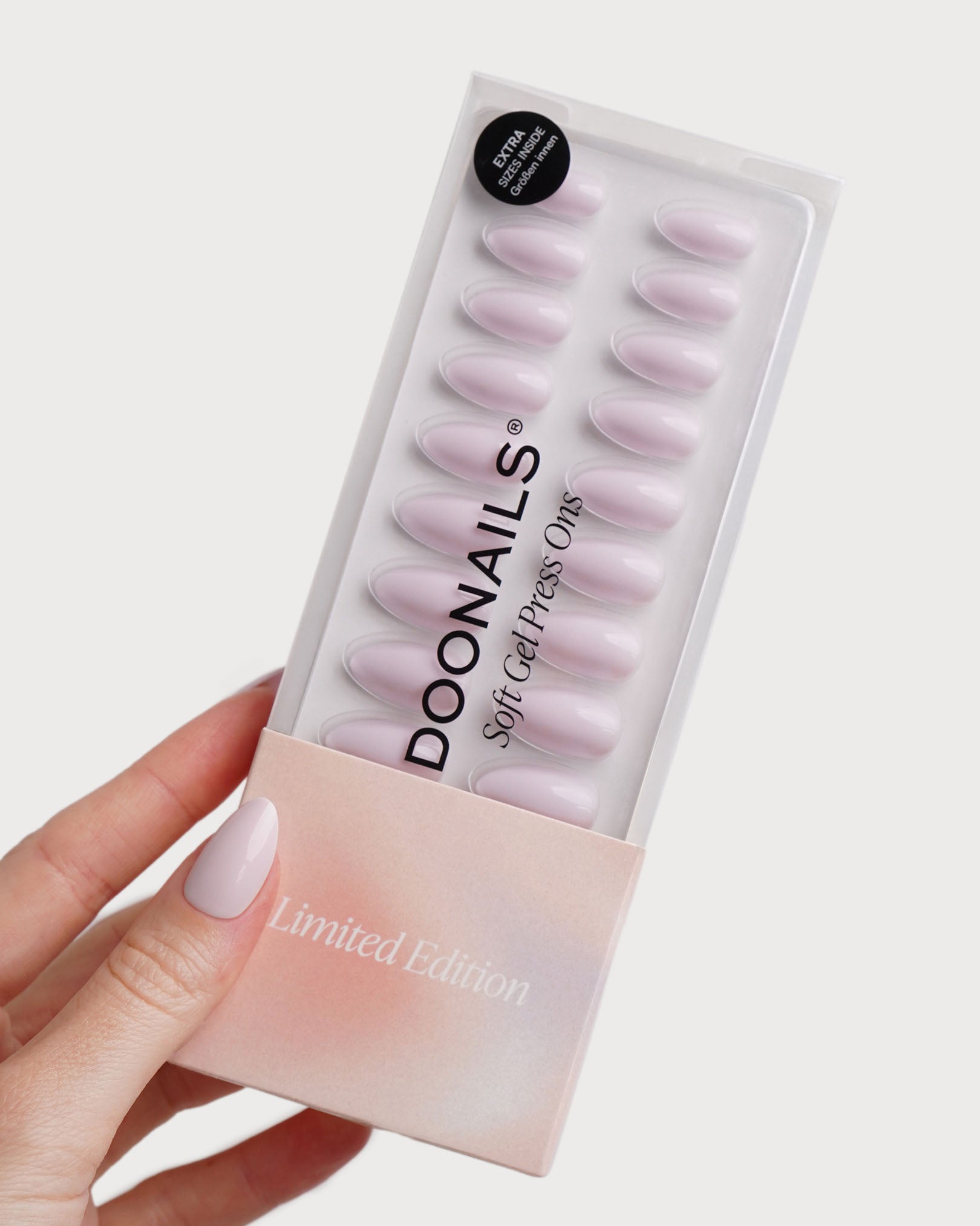 Edizione Limitata True Love Corte Mandorla Press Ons in Soft Gel