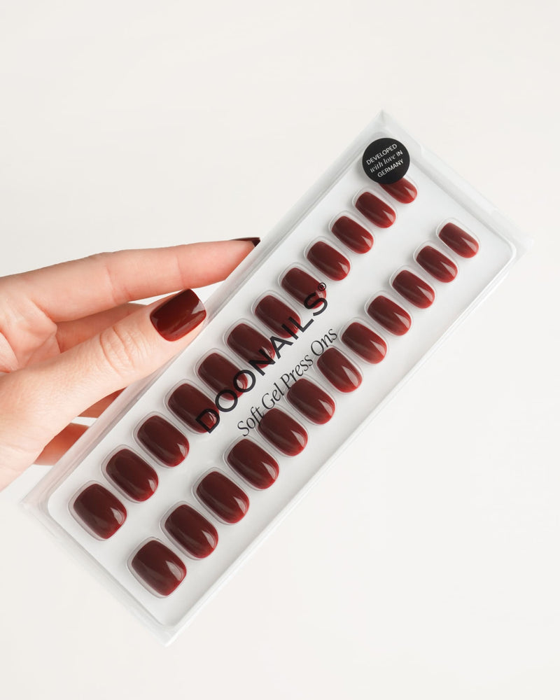 Press Ons in Soft Gel Red Cat Eye Quadrate Extra Corte - Doonails Italy