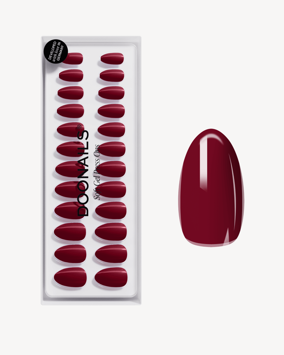 Love Paris Corte Mandorla Press Ons in Soft Gel