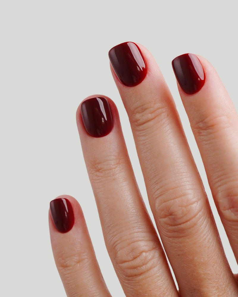 Love Paris Ultra Corte Quadrate Press Ons in Soft Gel
