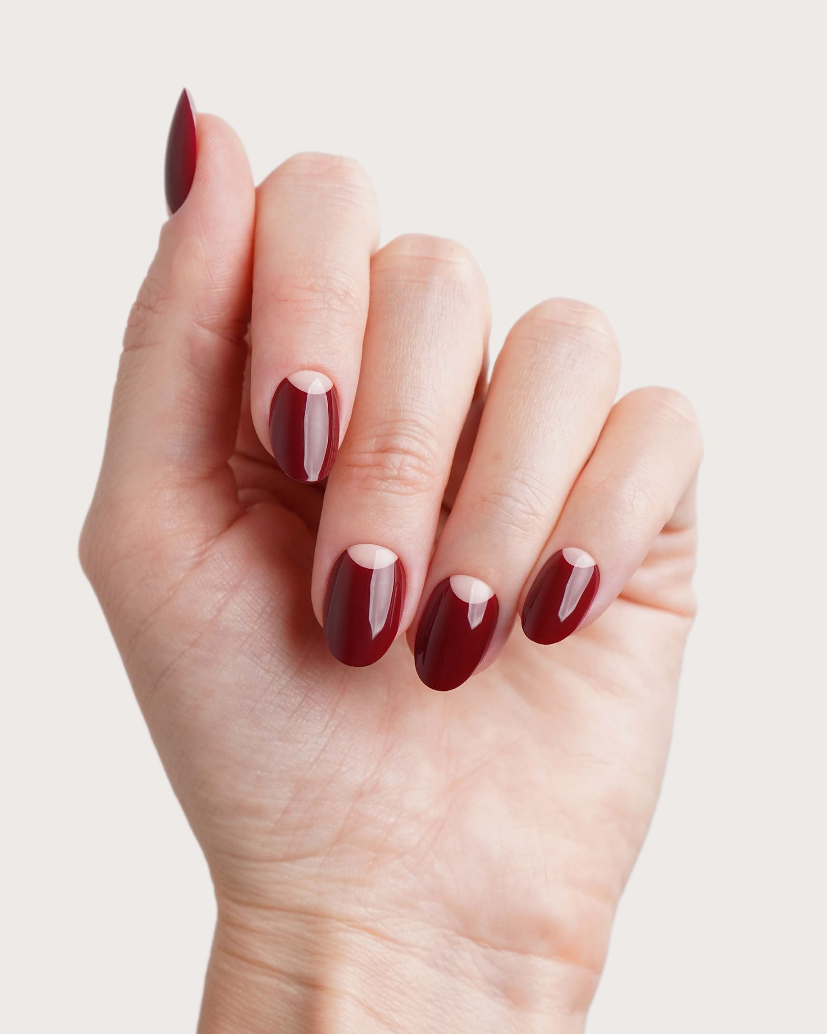 Mademoiselle Bordeaux Corte Rotonde Press Ons in Soft Gel