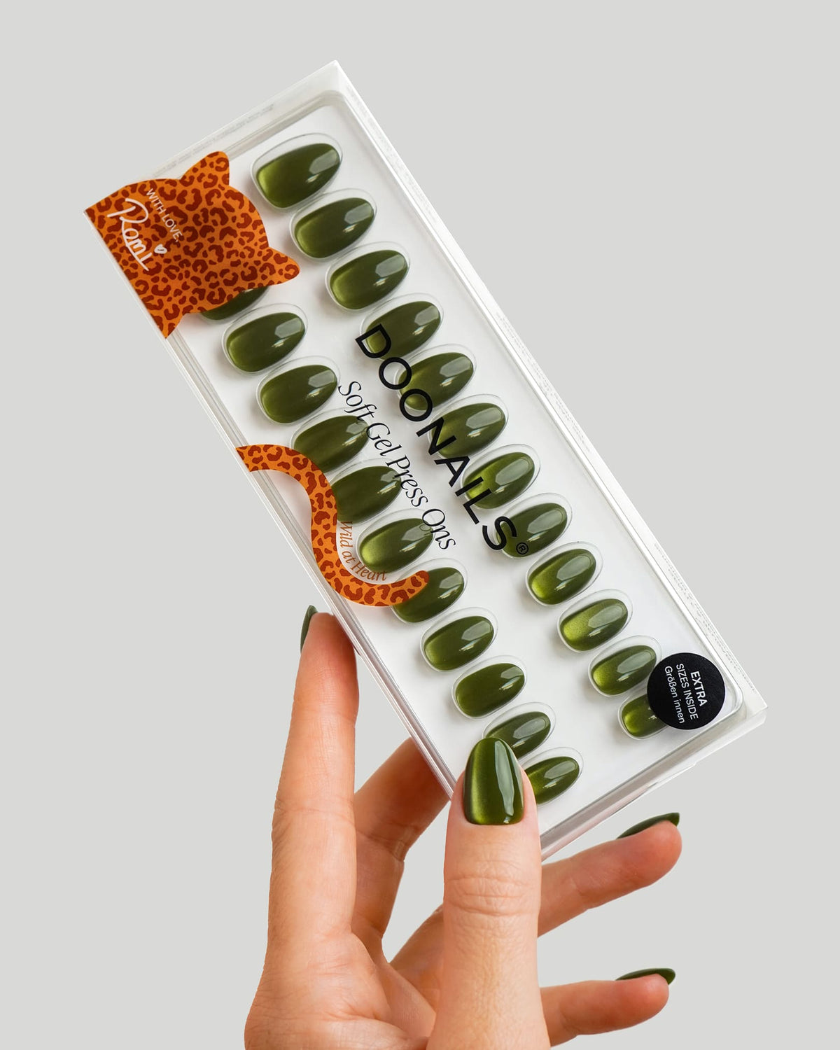 Olive You Corte Rotonde Press Ons in Soft Gel