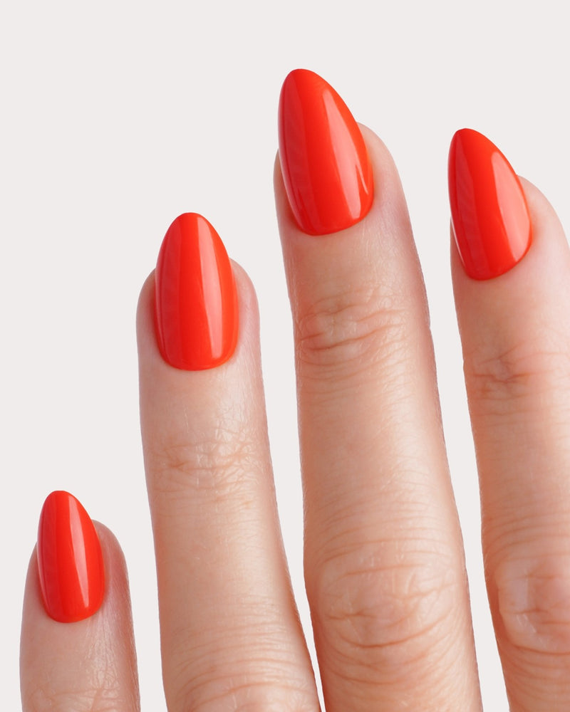 Press Ons in Soft Gel On Fire Mandorla Corte - Doonails Italy