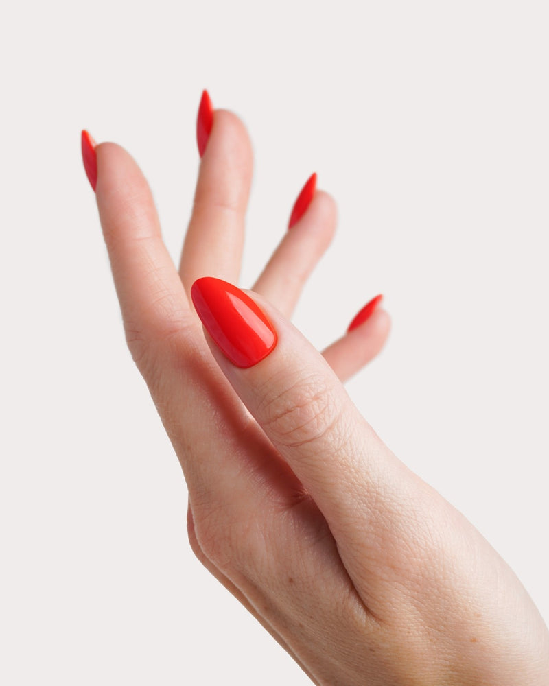 Press Ons in Soft Gel On Fire Mandorla Corte - Doonails Italy