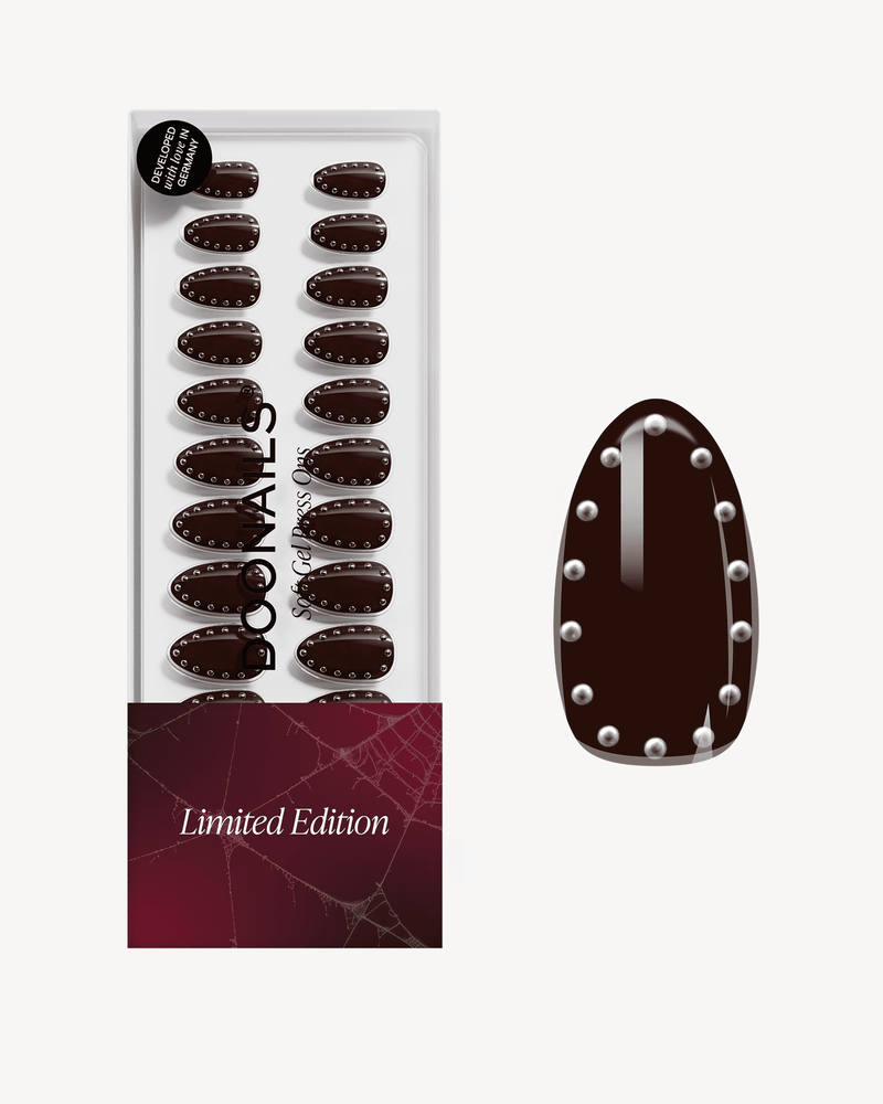 Edizione Limitata Oxblood Studs Corte Mandorla Press Ons in Soft Gel
