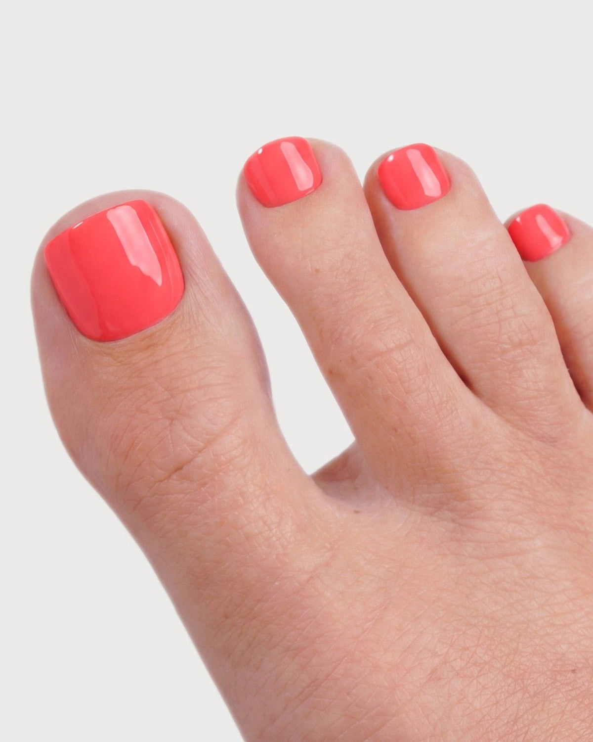Sunset Coral Pedicure Press Ons in Soft Gel