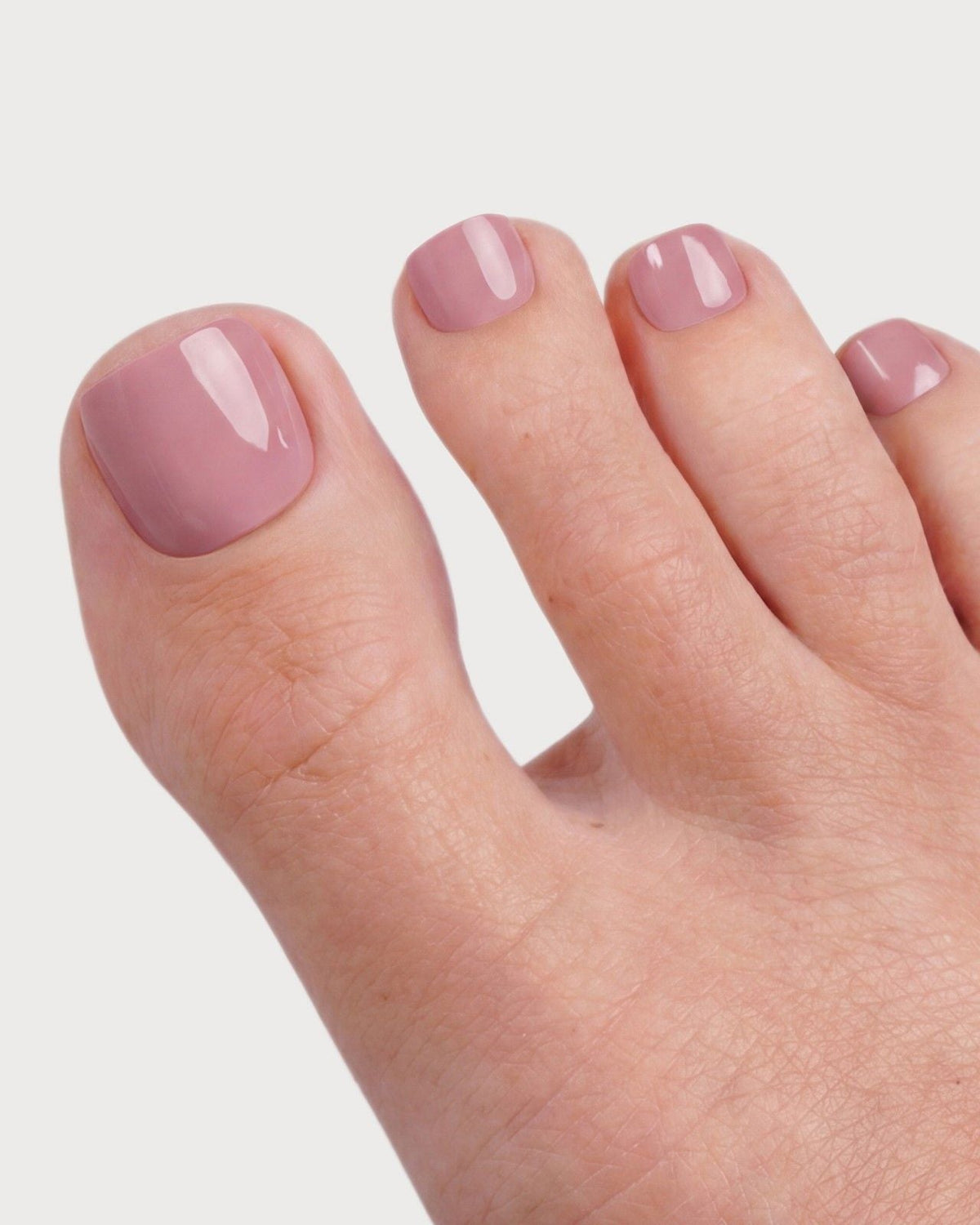 Valentine Crush Pedicure Press Ons in Soft Gel