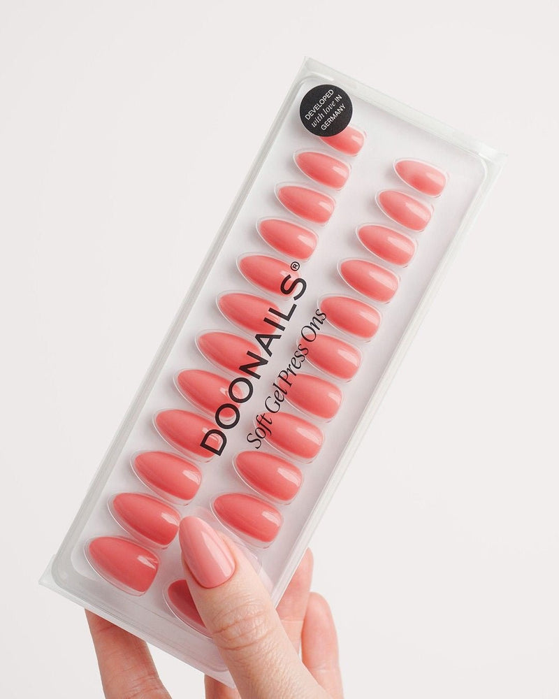 Press Ons in Soft Gel Peach Please Mandorla Corte - Doonails Italy